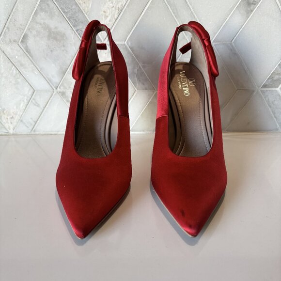 Valentino Garavani 39 9 Red Satin Heel Bow Open Heel Pointed Toe Pump Nite-Out - Picture 2 of 11